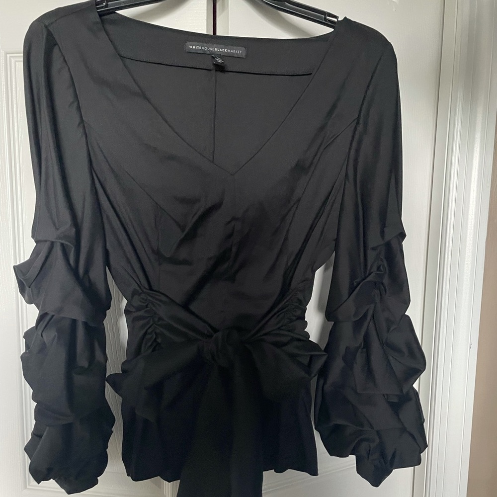 WHITE HOUSE BLACK MARKET ARCHITECTURAL RAISED SLEEVE & DESIGNED WAIST